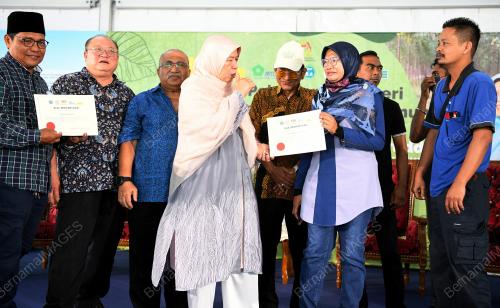 DATUK ZURAIDA KAMARUDDIN