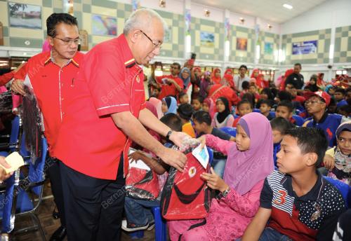 NS02_09012016_MAHDZIR_BANTUAN