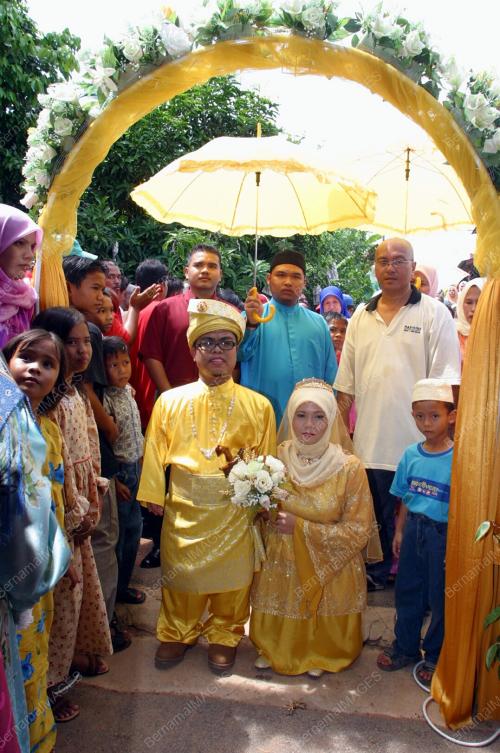 PERKAHWINAN ORANG KERDIL
