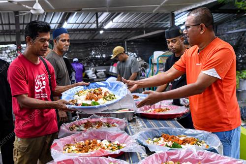 IFTAR JUADAH MAKAN DALAM TALAM