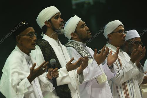 TUANKU MUHRIZ TUANKU MUNAWIR