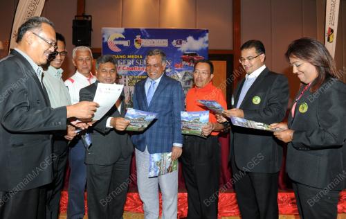 NS02_10122014_GOLF_PELANCONGAN