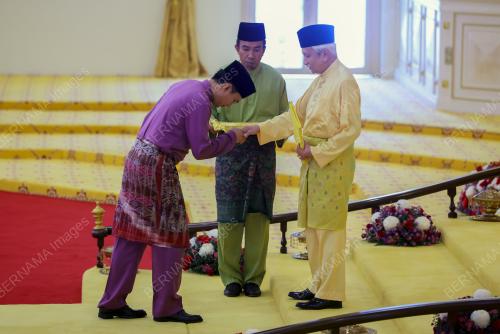 TUANKU MUHRIZ TUANKU MUNAWIR
