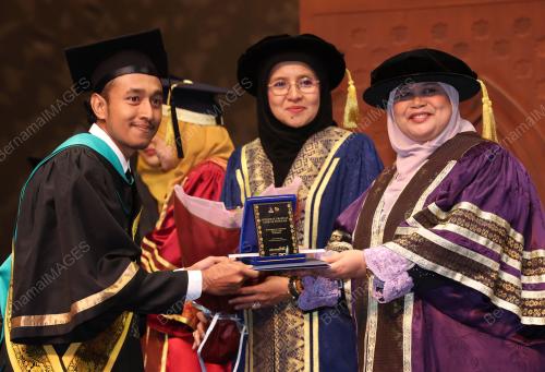 DATUK RUBIAH WANG