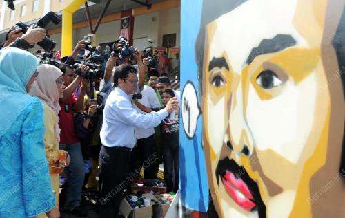 NS02_11092012_SHAFIE_MARA