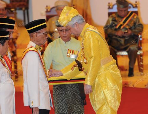 NS02_12022015_TUANKU_MUHRIZ