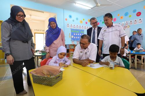DATUK SERI ISHAM ISHAK