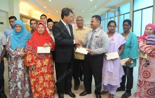 NS02_13052015_MOHAMAD_BANTUAN