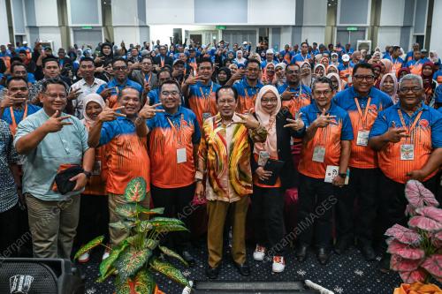 DATUK SERI AHMAD MASLAN
