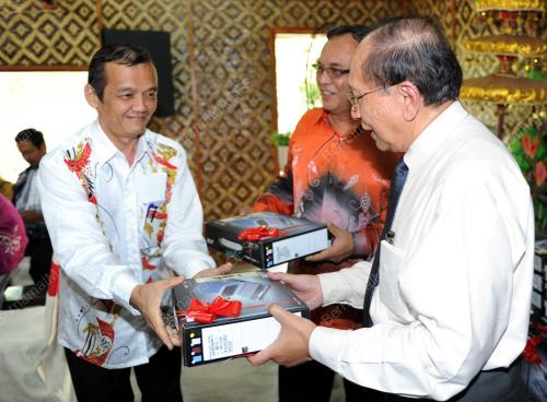 DATUK SERI DR RAIS YATIM