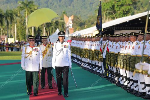 TUANKU MUHRIZ TUANKU MUNAWIR 
