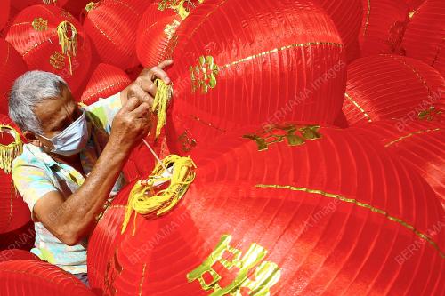 PERSIAPAN TANGLUNG TAHUN BARU CINA