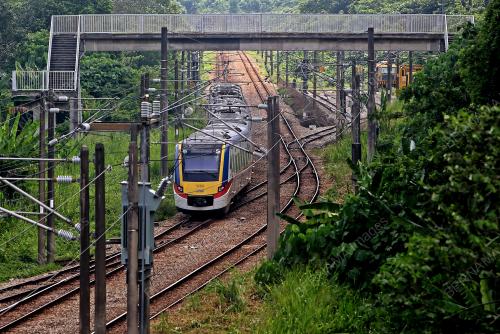 PERKHIDMATAN TREN KHAS KTMB