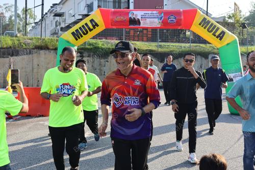 DATUK SERI DR DZULKEFLY AHMAD