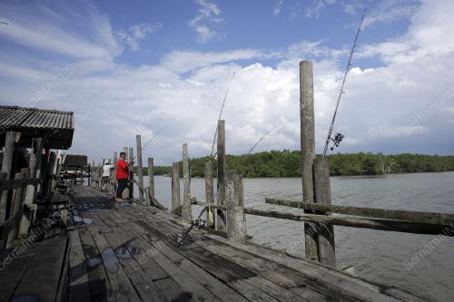 TINJAUAN FENOMENA AIR LAUT PASANG BESAR