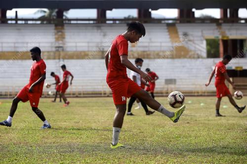 PASUKAN BOLA SEPAK NEGERI SEMBILAN MENJALANI LATIHAN