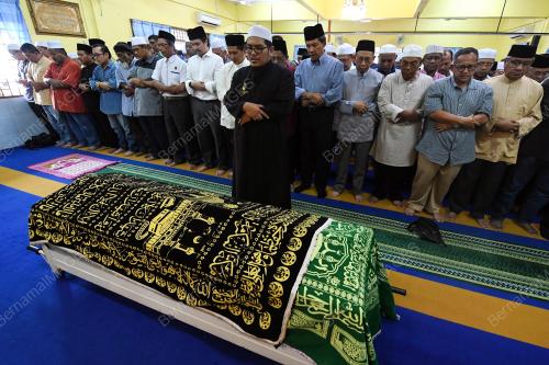 NS02_17042018_NAPSIAH_OMAR