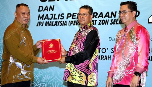 DATUK SERI SHAHARUDDIN KHALID