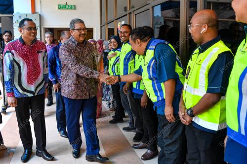 DATUK SERI WAN AHMAD DAHLAN ABDUL AZIZ