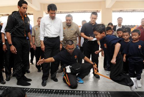 NS02_18092015_KHAIRY_MyTID