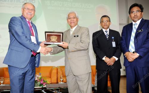 NS02_18102016_IDRIS_PERSIDANGAN