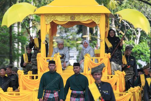 TUANKU MUHRIZ TUANKU MUNAWIR