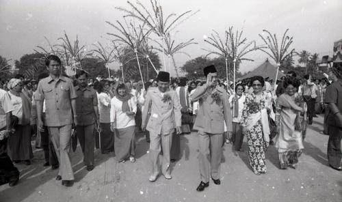 DR. MAHATHIR MOHAMAD