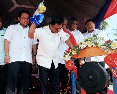 NS02_19052012_SHAFIE_PILAH