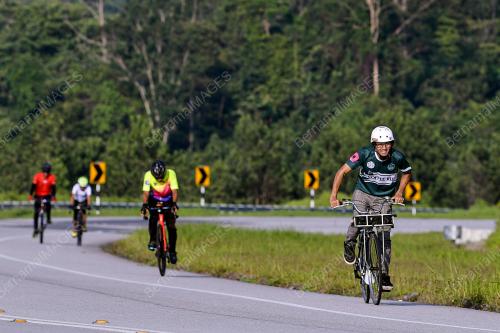 LEBUHRAYA TEMIANG-PANTAI