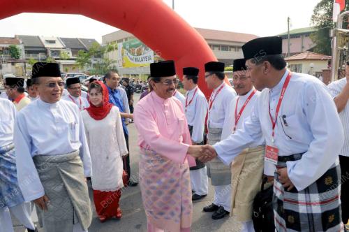DATUK SERI RAIS YATIM
