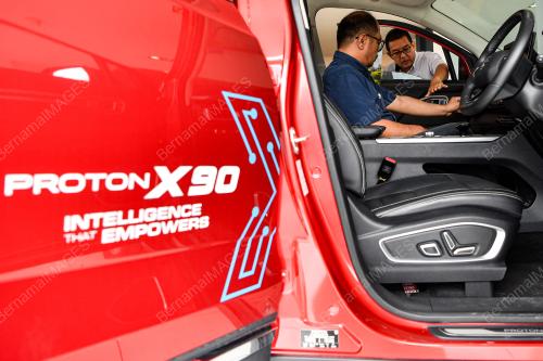 KERETA NASIONAL PROTON