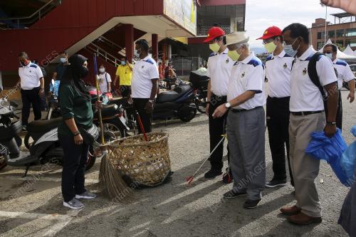 TUANKU MUHRIZ TUANKU MUNAWIR