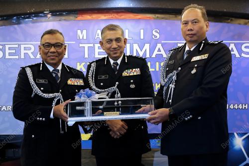 DATUK SERI AZRI AHMAD