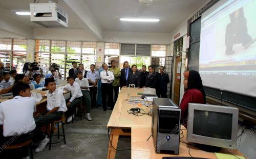 MUHYIDDIN YASSIN