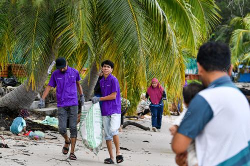 PROGRAM PEMBERSIHAN PANTAI