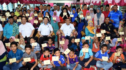 NS02_21122018_BANTUAN_FELDA