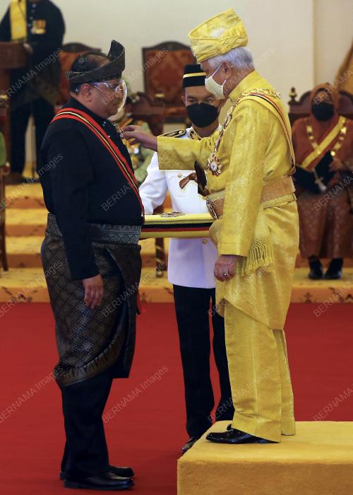 TUANKU MUHRIZ TUANKU MUNAWIR