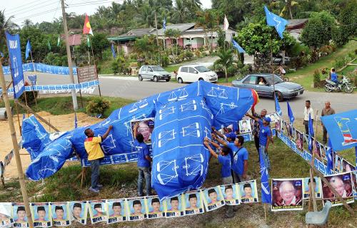 NS02_23042013_BENDERA