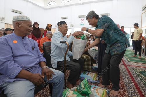 DATUK SERI MOHAMAD HASAN