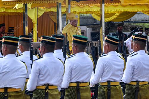 TUANKU MUHRIZ TUANKU MUNAWIR