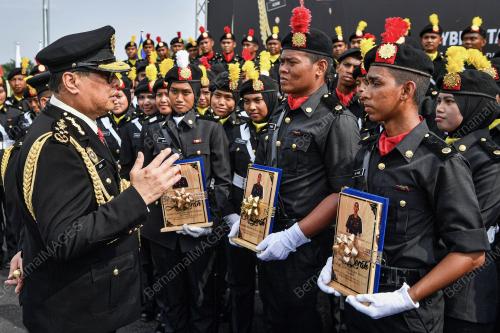 TAN SRI AZAM BAKI