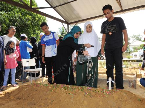 NS02_25062016_JENAZAH_KEBUMI