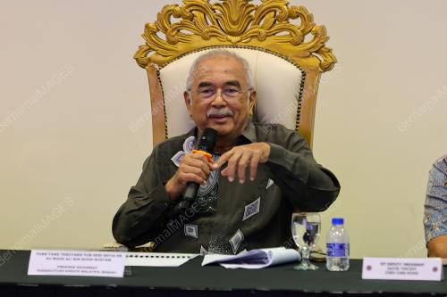 TUN DR MOHD ALI MOHD RUSTAM