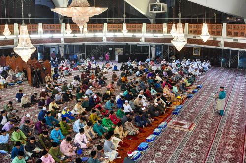 TUANKU MUHRIZ TUANKU MUNAWIR