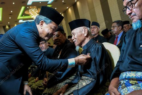 DATUK SERI MOHAMAD HASAN