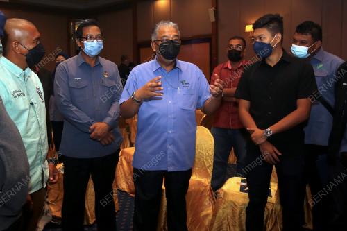 DATUK ZAHIMI HASSAN