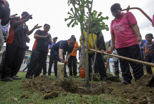 NS02_28042019_GOTONG_ROYONG_BN201904257974