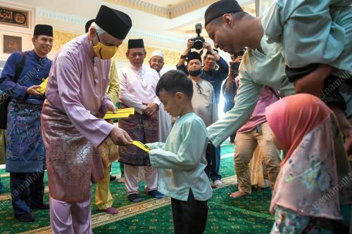 TUANKU MUHRIZ TUANKU MUNAWIR