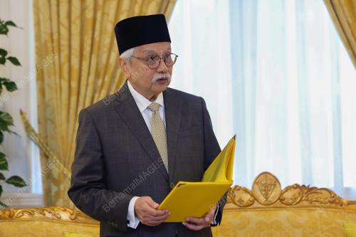 TUANKU MUHRIZ TUANKU MUNAWIR