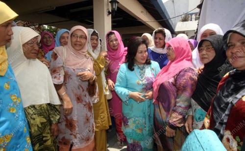 DATIN SERI ROSMAH MANSOR